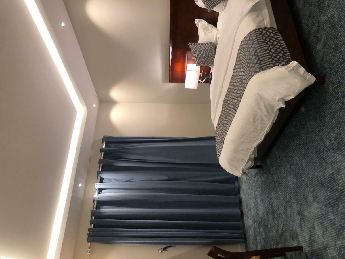 Anan Suites Dammam Esterno foto